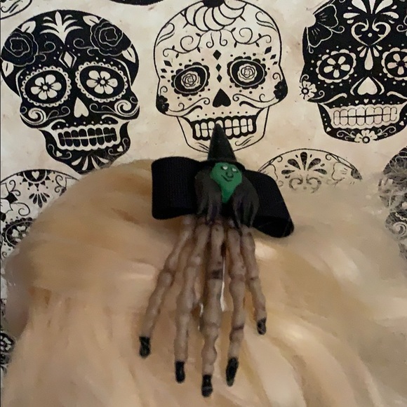 Halloween witch Hair accessory Clip Creepy hand Accessory NEW - Picture 13 of 16